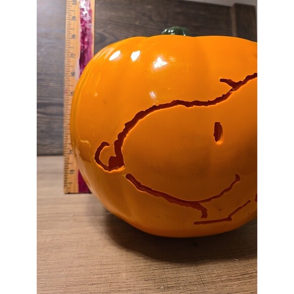 Halloween SNOOPY Peanuts Pumpkin Jack-O-Lantern Plastic Carved NO LIGHT - Picture 2 of 9